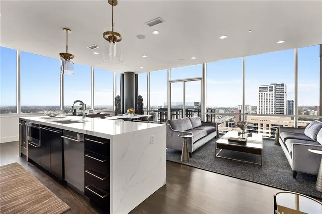 $999,999 | 2200 Victory Avenue, Unit 2504, Dallas, TX 75202
