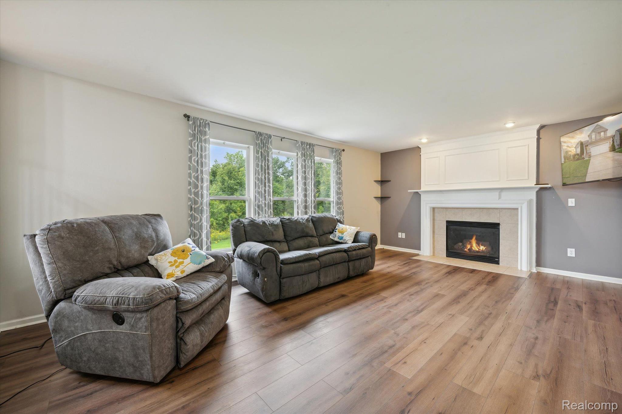964 Callaway Court Howell, MI 48843 - Photo 43 of 44 Family room