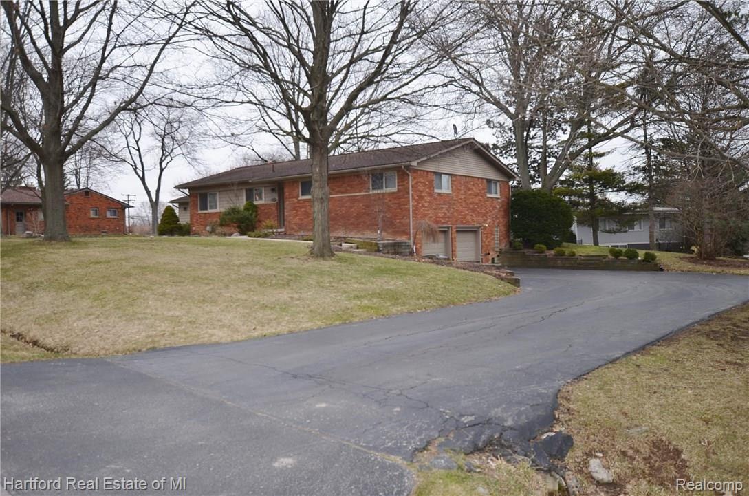 36101 Hardenburg Road Farmington, MI 48331 - Photo 3 of 47 DSC_0183.JPG