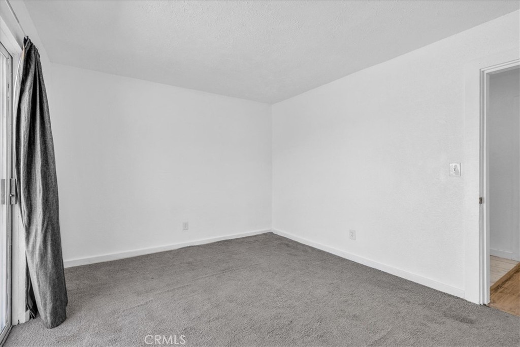 6686 Mojave Avenue Twentynine Palms, CA 92277 - Photo 25 of 41 an empty room with a empty space