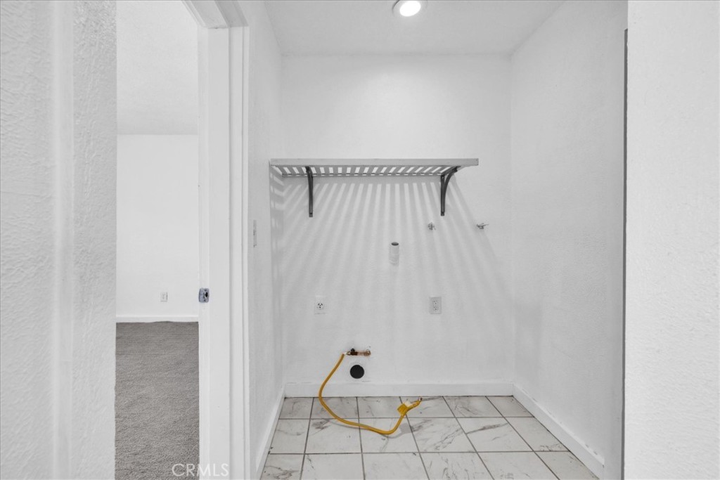 6686 Mojave Avenue Twentynine Palms, CA 92277 - Photo 27 of 41 a view of wooden floor