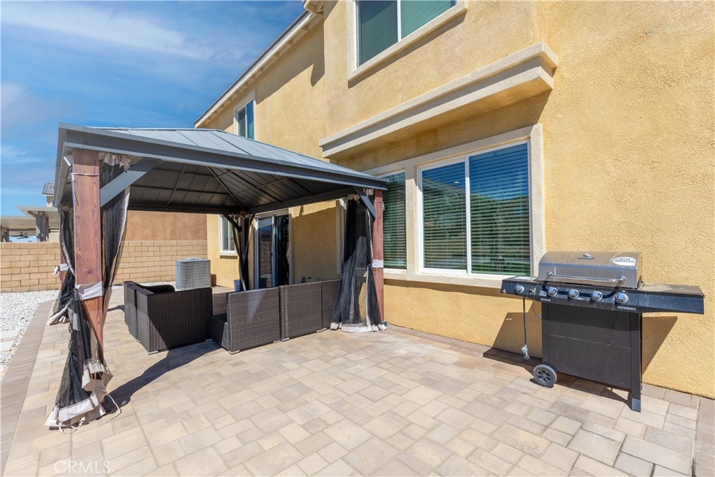 12479 Sunset Road Victorville, CA 92392 - Photo 7 of 24