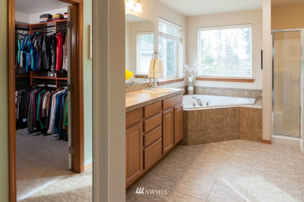 4626 146th Place Southeast Bothell, WA 98012 - Photo 11 of 22 Gallery Image 11