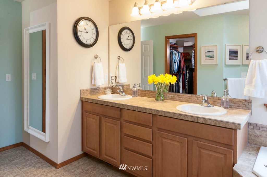 4626 146th Place Southeast Bothell, WA 98012 - Photo 12 of 22 Gallery Image 12
