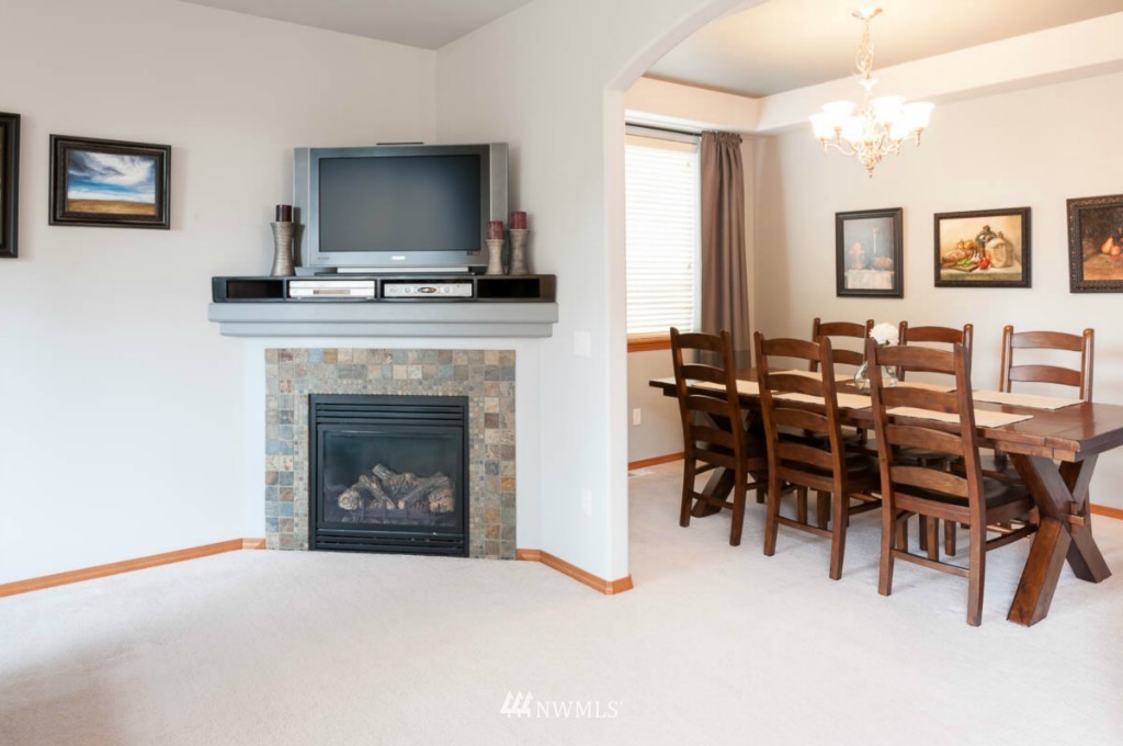 4626 146th Place Southeast Bothell, WA 98012 - Photo 4 of 22 Gallery Image 4