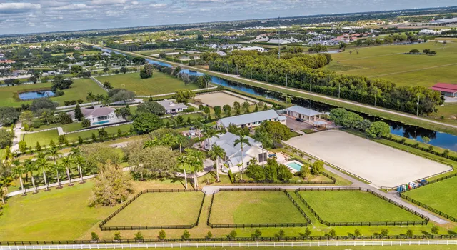 a view of a tennis court