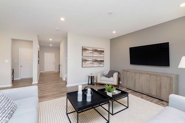 $344,995 | 10909 Helmcrest Drive, Indianapolis, IN 46239