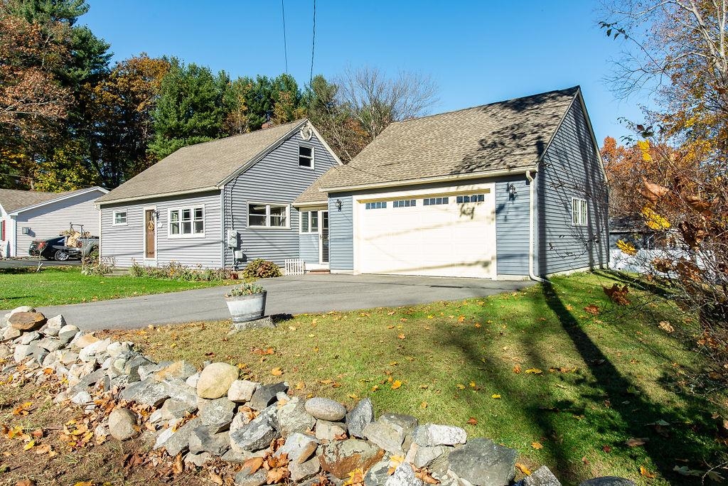 76 Garrison Road Dover, NH 03820 - Photo 3 of 40