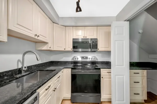 $1,750 | 738 McPherson Drive, Nashville, TN 37221