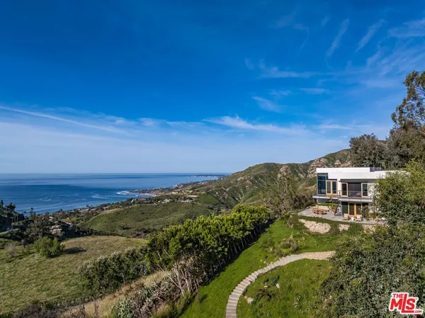 $5,900,000 | 21812 Castlewood Drive, Malibu, CA 90265