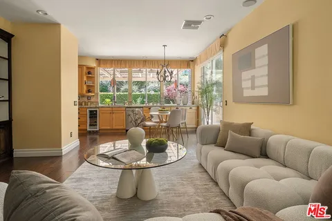 $1,369,000 | 350 Anzio Way, Oak Park, CA 91377