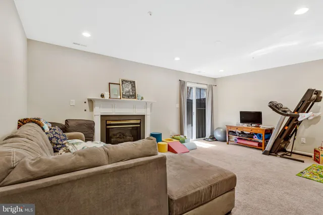 $3,000 | 1735 Wood Carriage Way, Unit 101, Severn, MD 21144