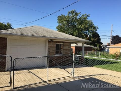 14907 Champaign Road Allen Park, MI 48101 - Photo 2 of 10 31214574-1.JPG