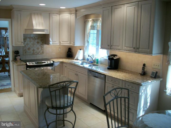 304 North Riding Drive Moorestown, NJ 08057 - Photo 6 of 21 Gallery Image 6