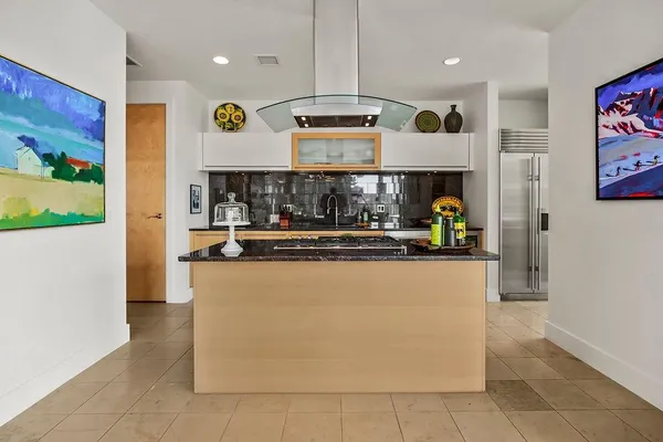 $950,000 | 4646 Broadway Boulevard, Unit 3S, Kansas City, MO 64112