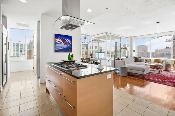 $950,000 | 4646 Broadway Boulevard, Unit 3S, Kansas City, MO 64112