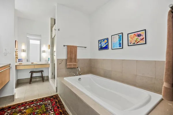 $950,000 | 4646 Broadway Boulevard, Unit 3S, Kansas City, MO 64112