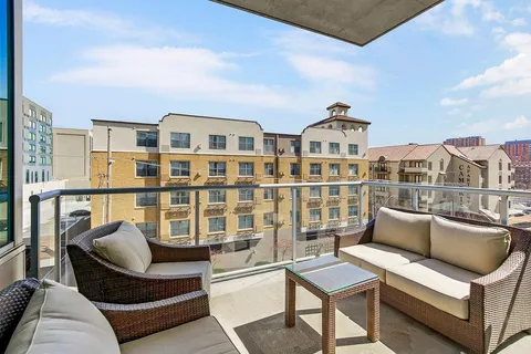 $950,000 | 4646 Broadway Boulevard, Unit 3S, Kansas City, MO 64112