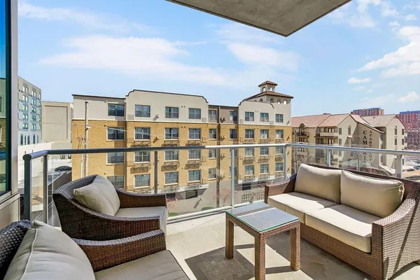 $950,000 | 4646 Broadway Boulevard, Unit 3S, Kansas City, MO 64112