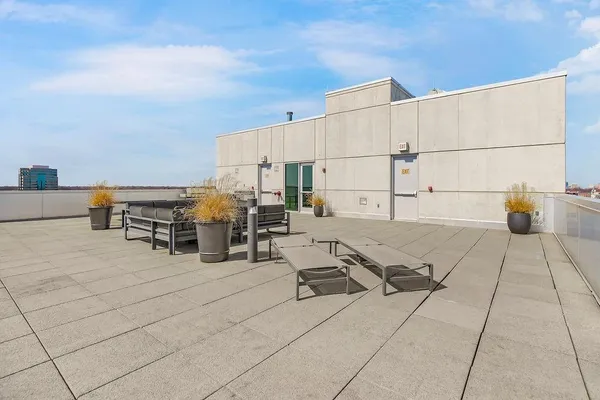 $950,000 | 4646 Broadway Boulevard, Unit 3S, Kansas City, MO 64112