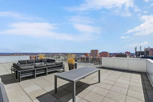 $950,000 | 4646 Broadway Boulevard, Unit 3S, Kansas City, MO 64112