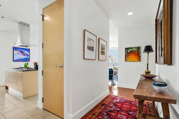 $950,000 | 4646 Broadway Boulevard, Unit 3S, Kansas City, MO 64112