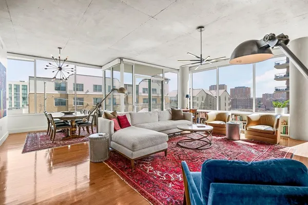 $950,000 | 4646 Broadway Boulevard, Unit 3S, Kansas City, MO 64112