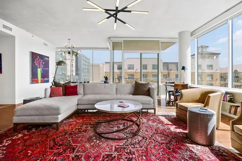 $950,000 | 4646 Broadway Boulevard, Unit 3S, Kansas City, MO 64112