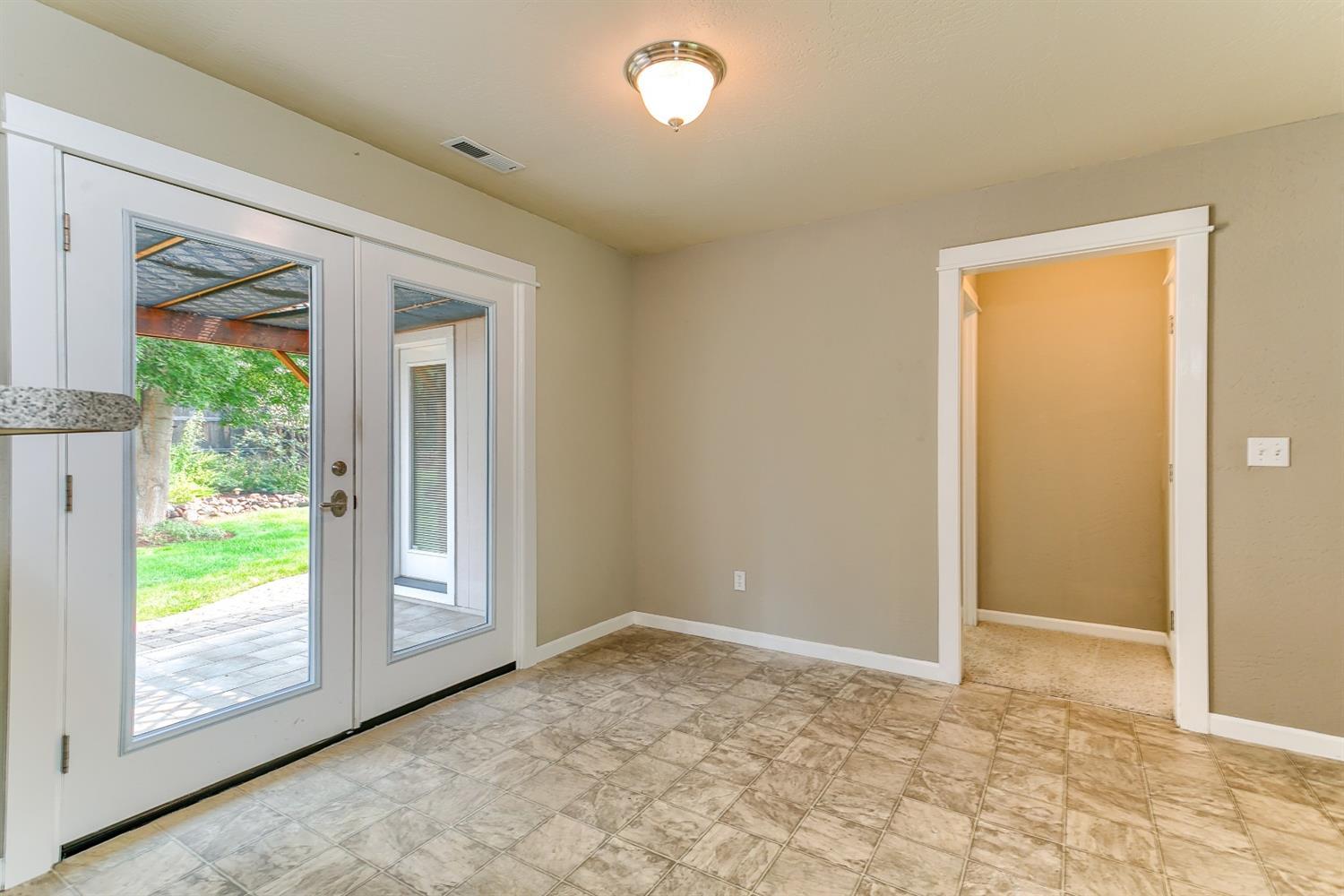 939 Ridgeview Drive Eagle Point, OR 97524 - Photo 11 of 29 Additional Photo