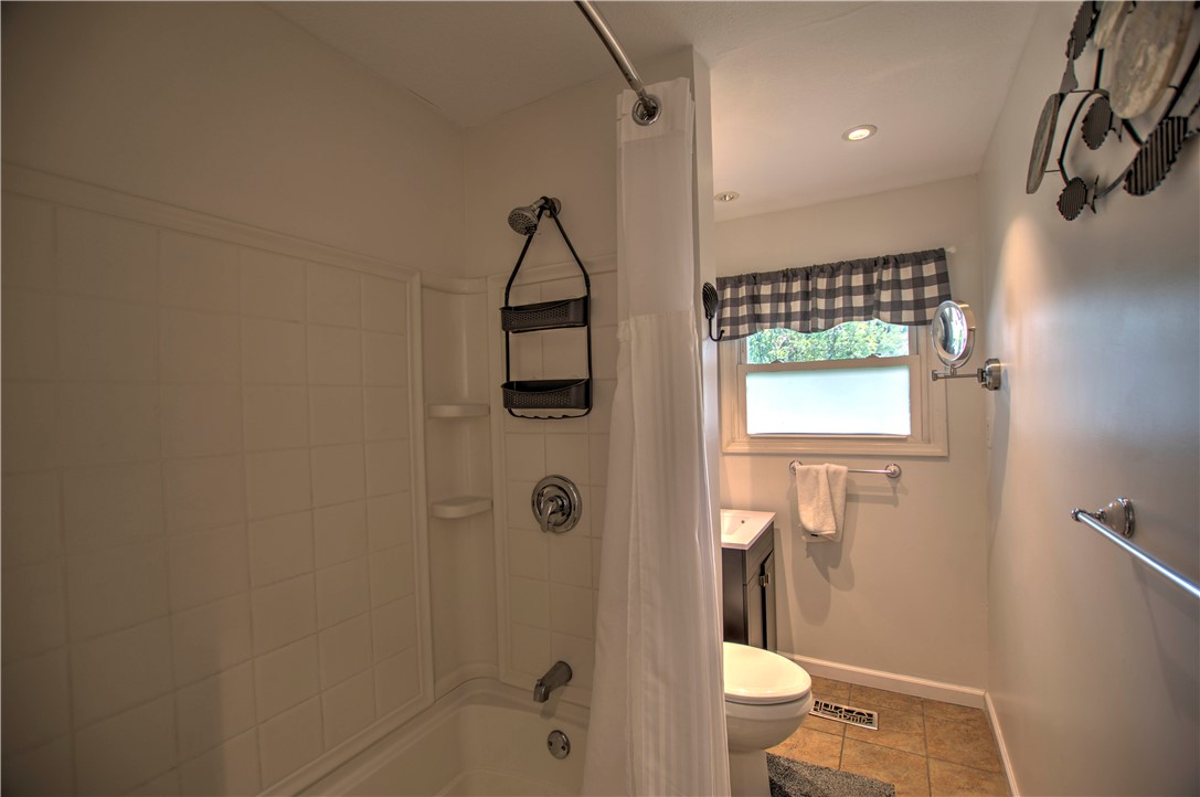 1810 South Country Club Road Decatur, IL 62521 - Photo 16 of 23 Gallery Image 16