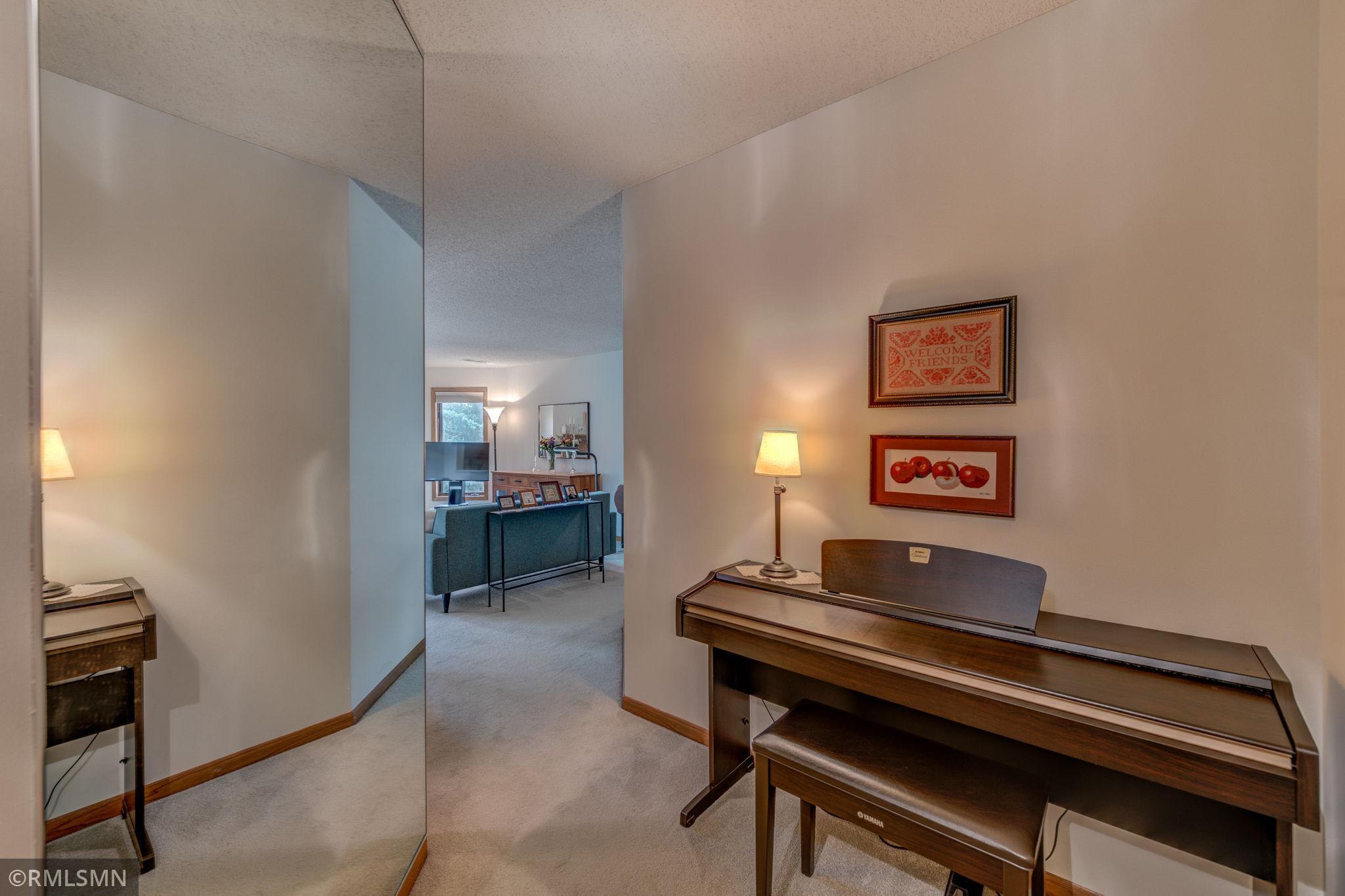 760 County Rd F West, Unit H Shoreview, MN 55126 - Photo 2 of 22 Gallery Image 2