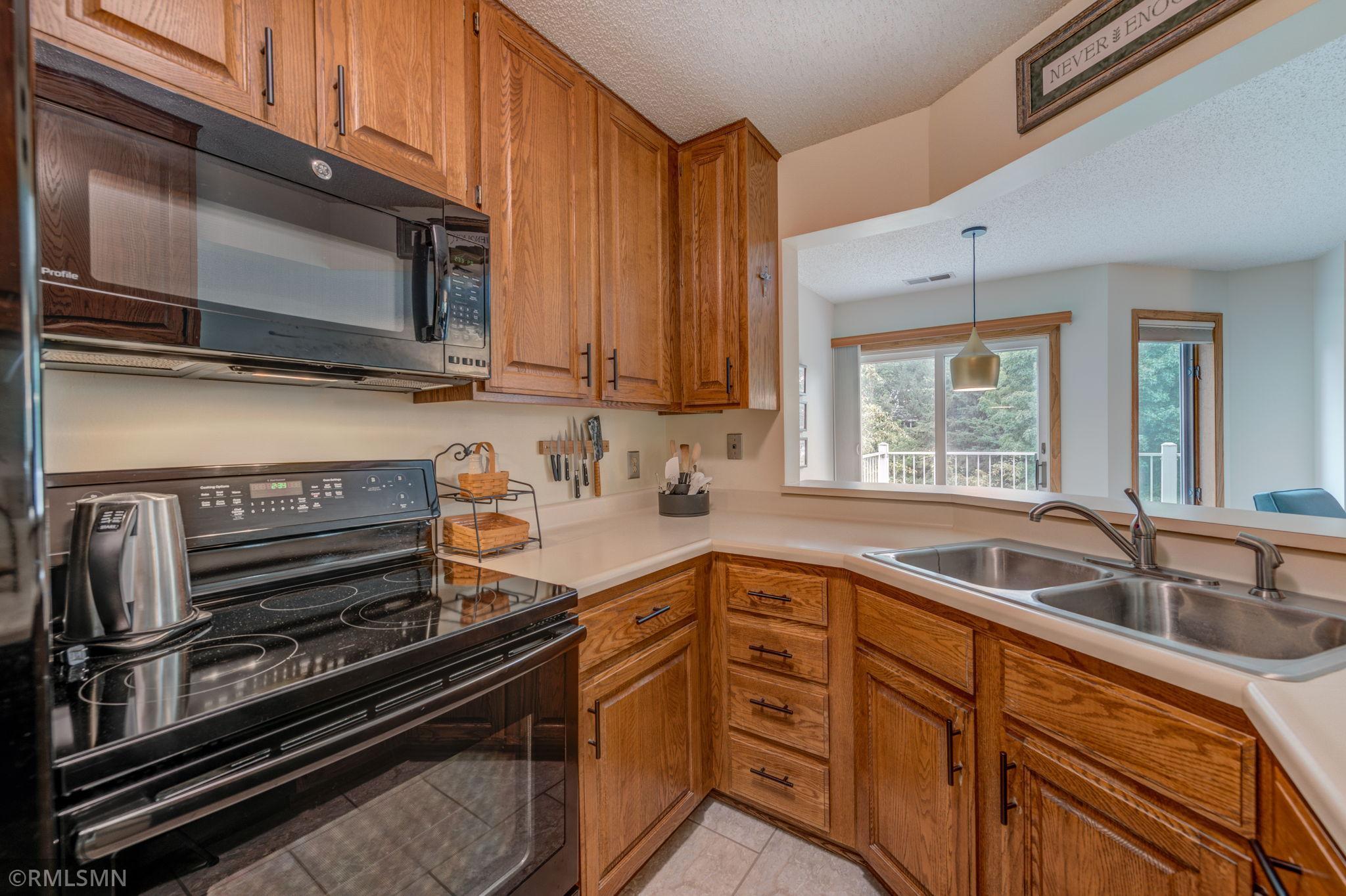 760 County Rd F West, Unit H Shoreview, MN 55126 - Photo 11 of 22 Gallery Image 11