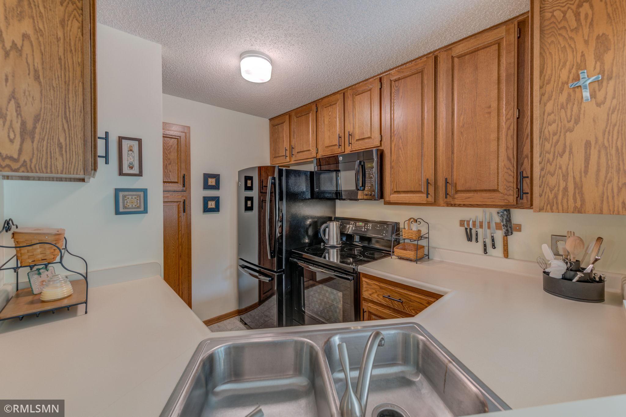 760 County Rd F West, Unit H Shoreview, MN 55126 - Photo 10 of 22 Gallery Image 10