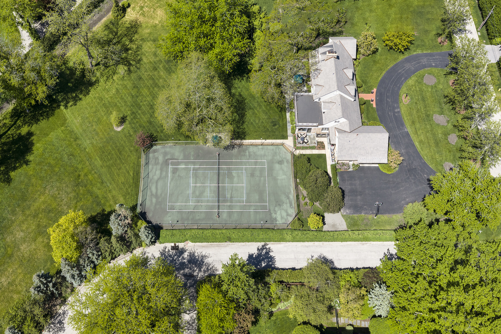 936 Sunset Road Winnetka, IL 60093 - Photo 3 of 50 an aerial view of a house