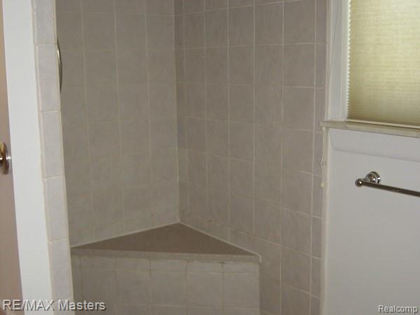 18796 Wick Road Allen Park, MI 48101 - Photo 20 of 28 DSC00111.JPG