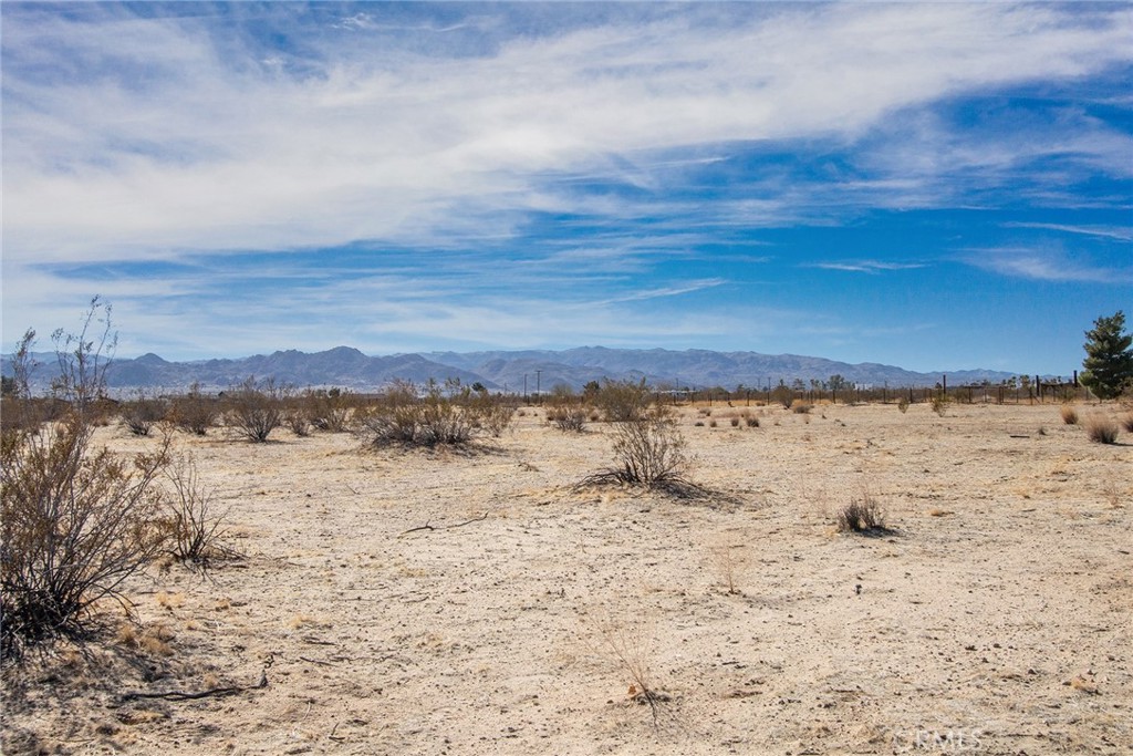 64475 Sun Mesa Road Joshua Tree, CA 92252 - Photo 5 of 9 a view of lake view and mountain