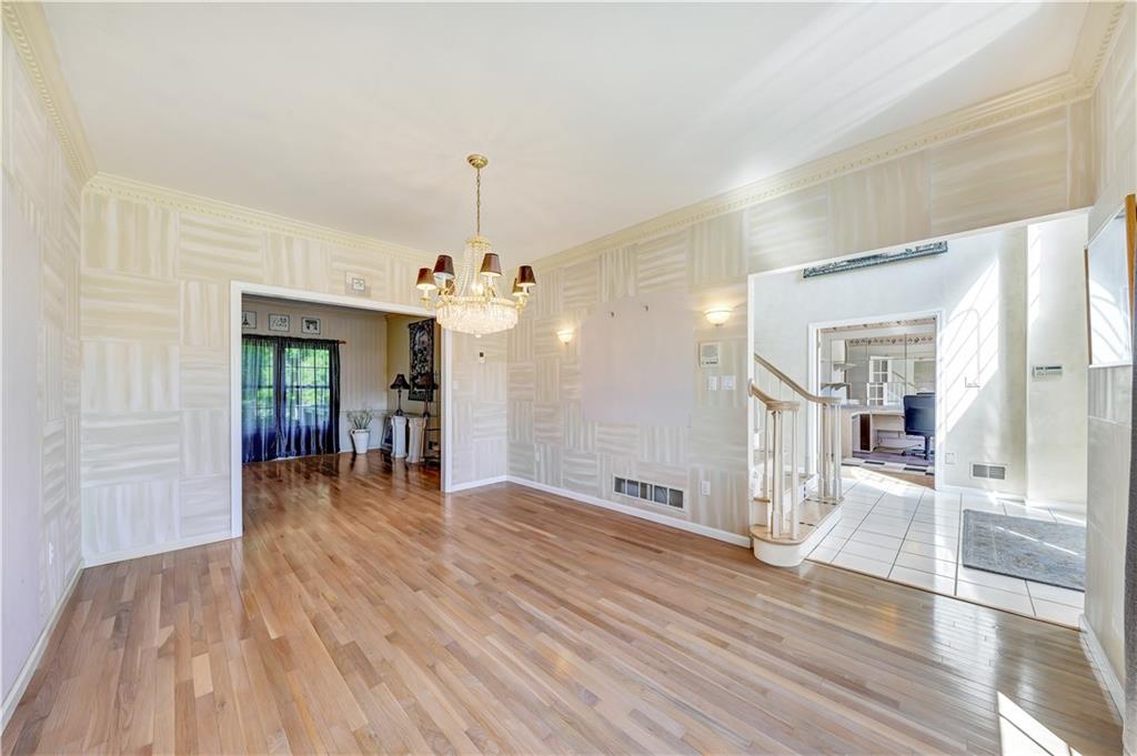 385 Cobblestone Circle McKees Rocks, PA 15136 - Photo 4 of 25