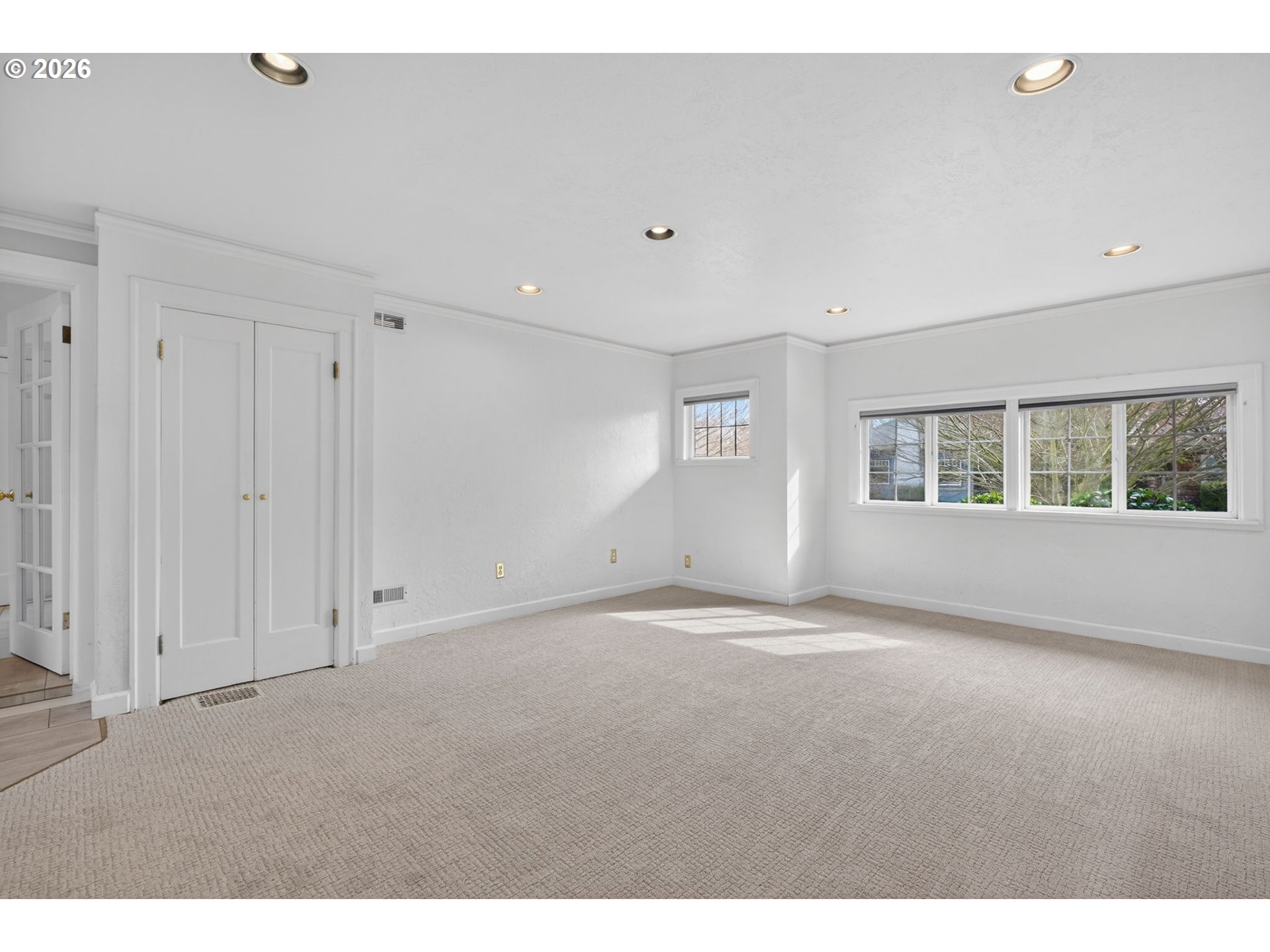 6971 North Vincent Avenue Portland, OR 97217 - Photo 20 of 48 a view of an empty room with a window