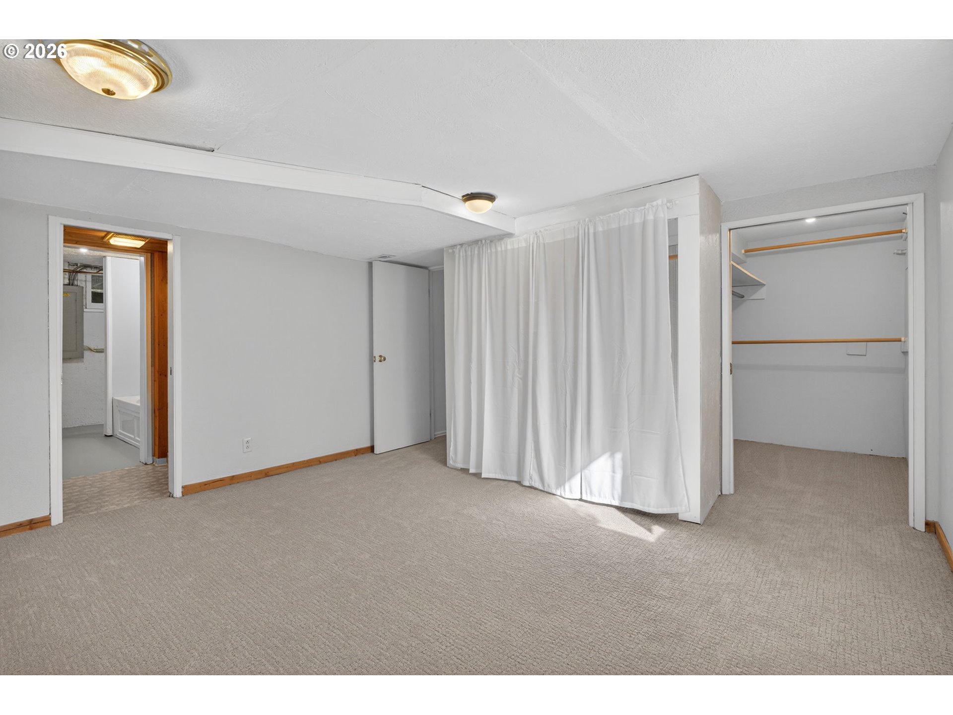 6971 North Vincent Avenue Portland, OR 97217 - Photo 32 of 48 a view of an empty room