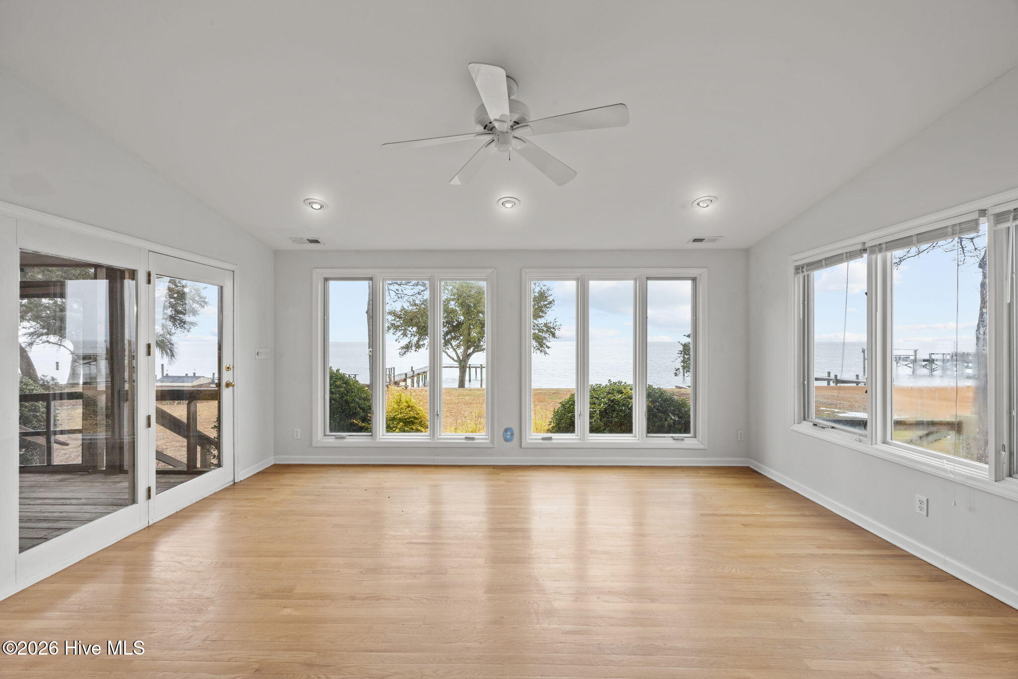 236 Morrison Road Oriental, NC 28571 - Photo 9 of 64 18-web-or-mls-0C0A2220_1