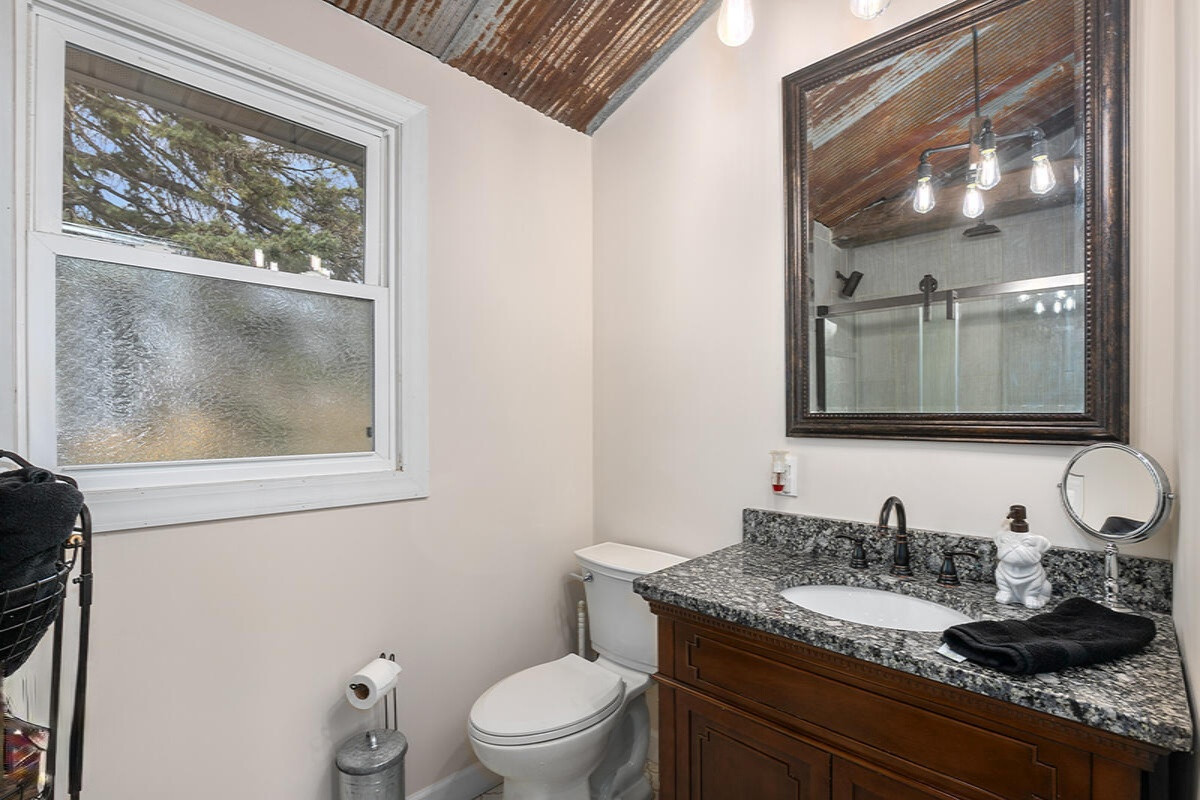 2001 North Canal Road Lansing, MI 48917 - Photo 11 of 26 IMG_1010
