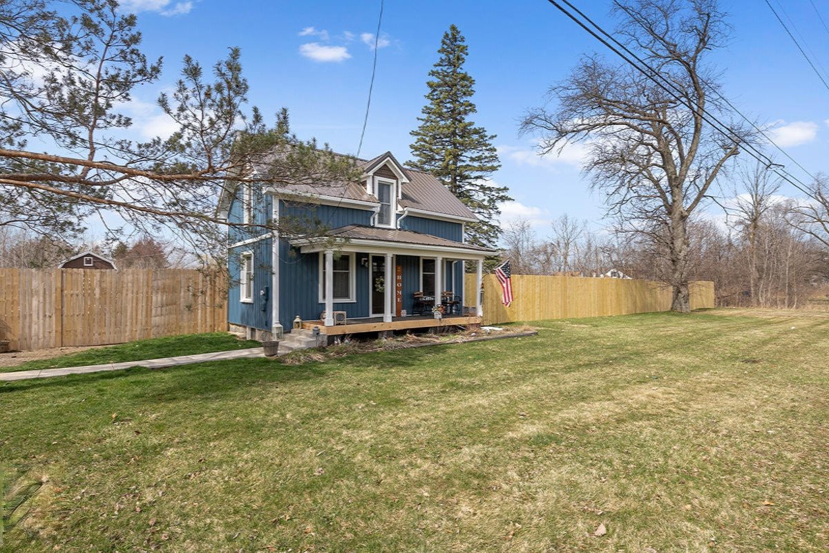 2001 North Canal Road Lansing, MI 48917 - Photo 3 of 26 IMG_1002