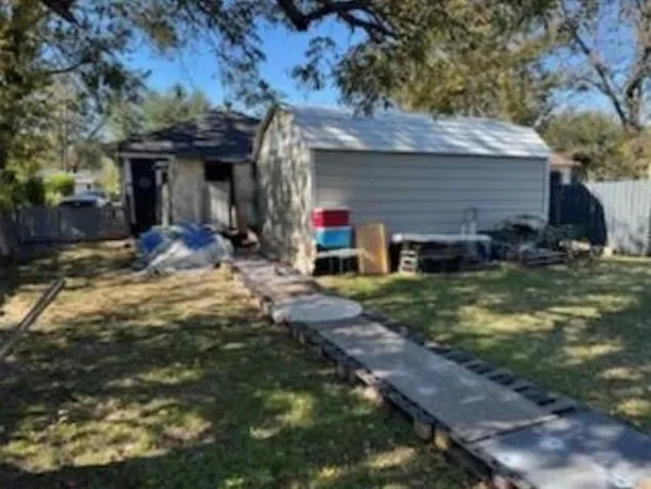 $139,999 | 809 South Frances Street, Terrell, TX 75160