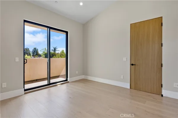 $7,995 | 5935 Yarmouth Avenue, Encino, CA 91316