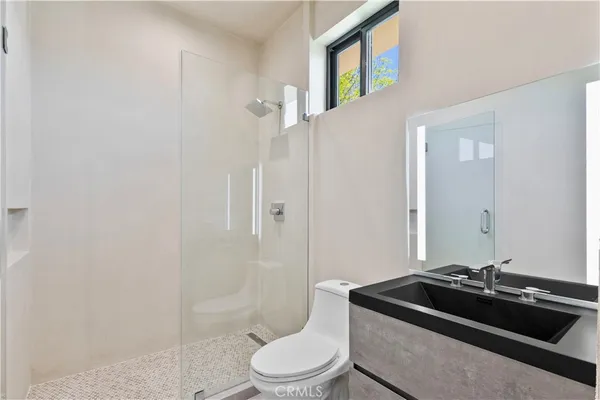 $7,995 | 5935 Yarmouth Avenue, Encino, CA 91316