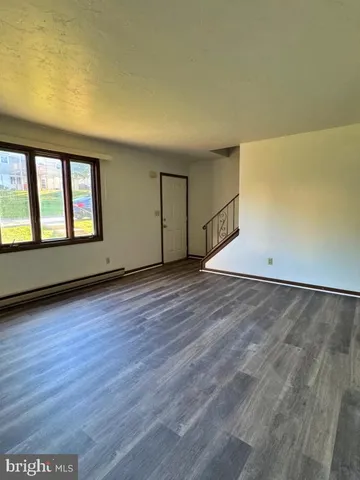 $1,395 | 205 Catalpa Lane, Red Lion, PA 17356