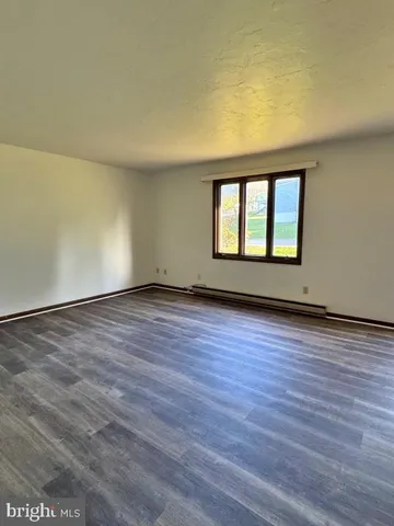 $1,395 | 205 Catalpa Lane, Red Lion, PA 17356