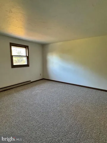 $1,395 | 205 Catalpa Lane, Red Lion, PA 17356