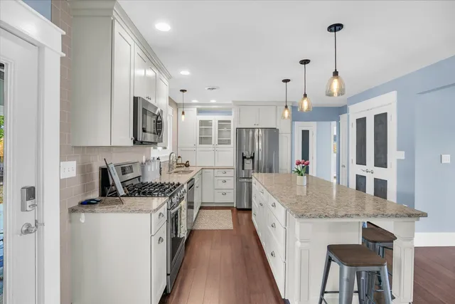 $400,000 | 303 West Evergreen Drive, St. Joseph, IL 61873