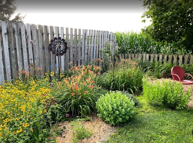 $400,000 | 303 West Evergreen Drive, St. Joseph, IL 61873